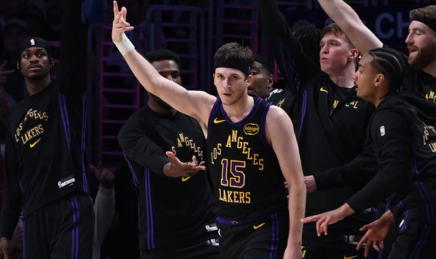 江南体育平台-湖人近7战6胜！里夫斯：我们开始承担责任 不再只是双手一摊|奥斯汀-里夫斯|奥斯汀·里夫斯|勒布朗-詹姆斯|洛杉矶湖人队|nba_新浪体育_新浪新闻